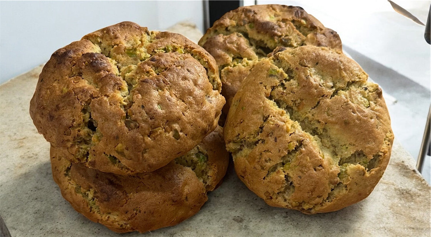 "PLAIN BIG PISTACHIO COOKIE DELUXE" "With Pistachio Nut"
