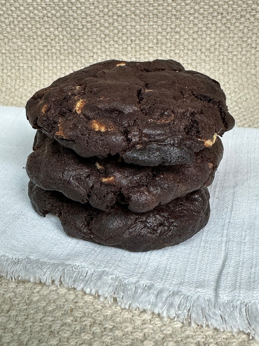 BLACK AND WHITE CHOCOLATE CHIPS COOKIES