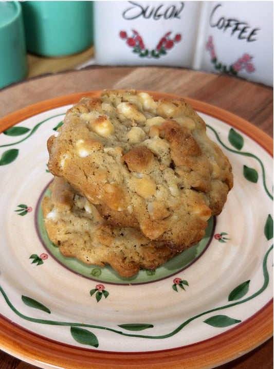 JUMBO RUSTIC MACADAMIA NUT COOKIE